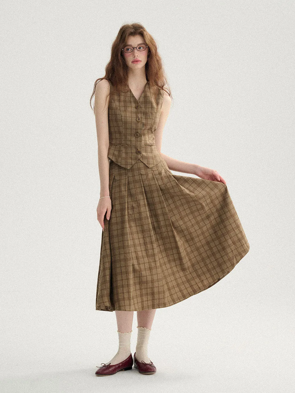 Check brown pleated skirt