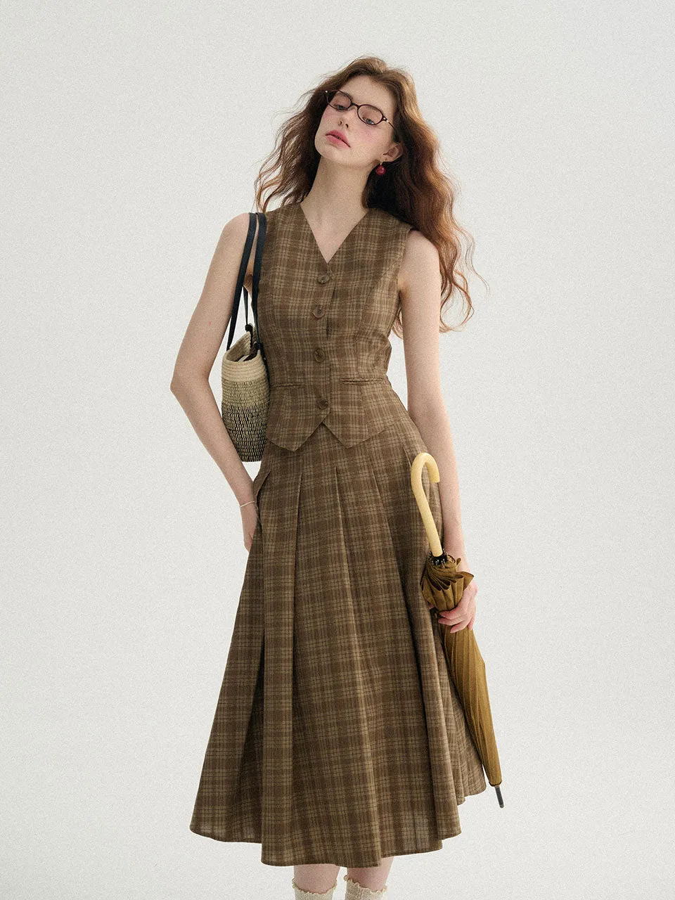 Check brown pleated skirt