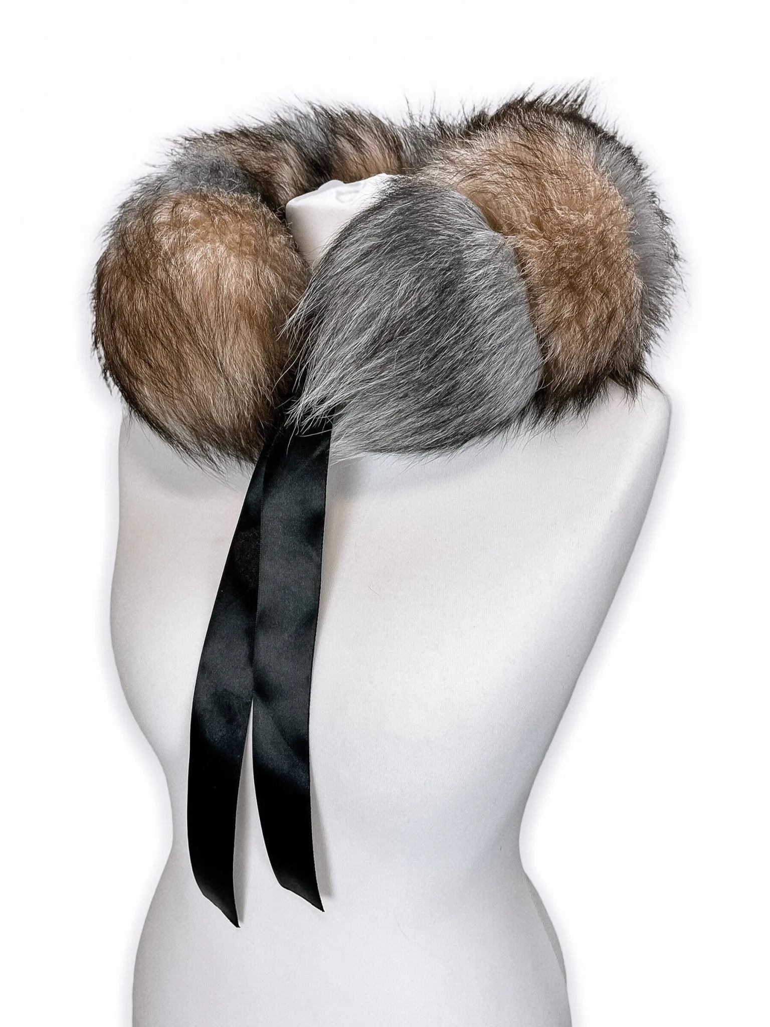 Fox Fur Collar With Ribbon