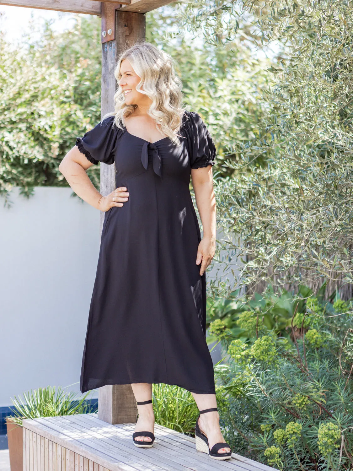 Iris Dress- Black