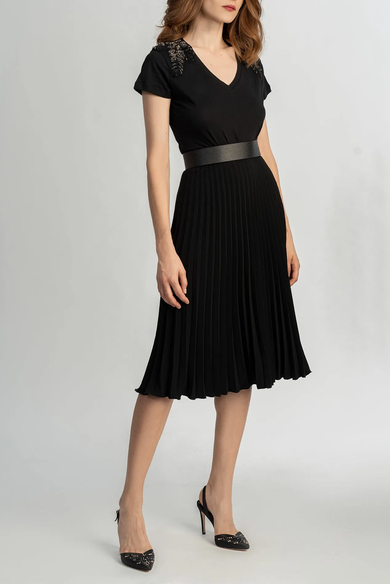 Pleated Crepe Midi Skirt In Black