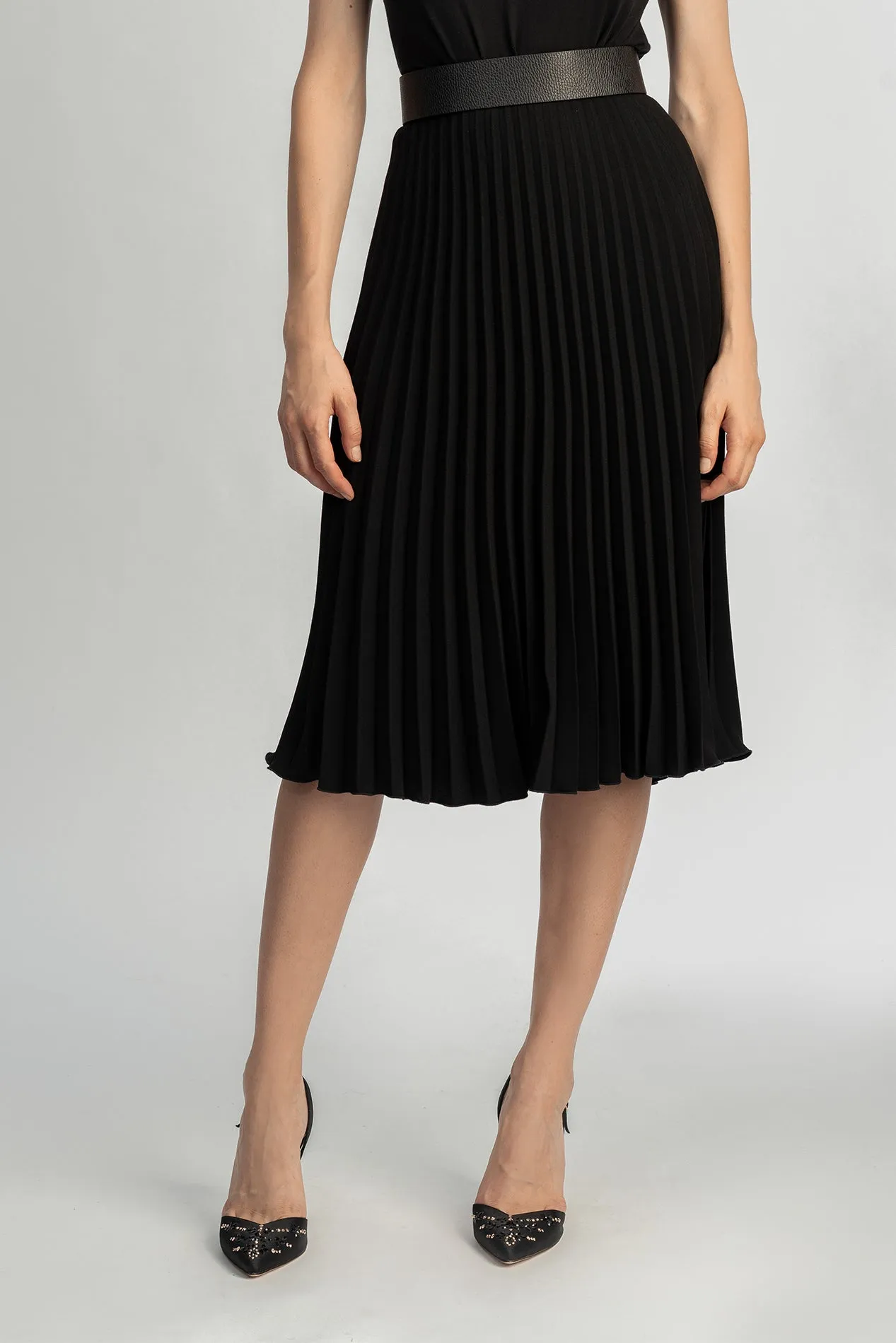 Pleated Crepe Midi Skirt In Black