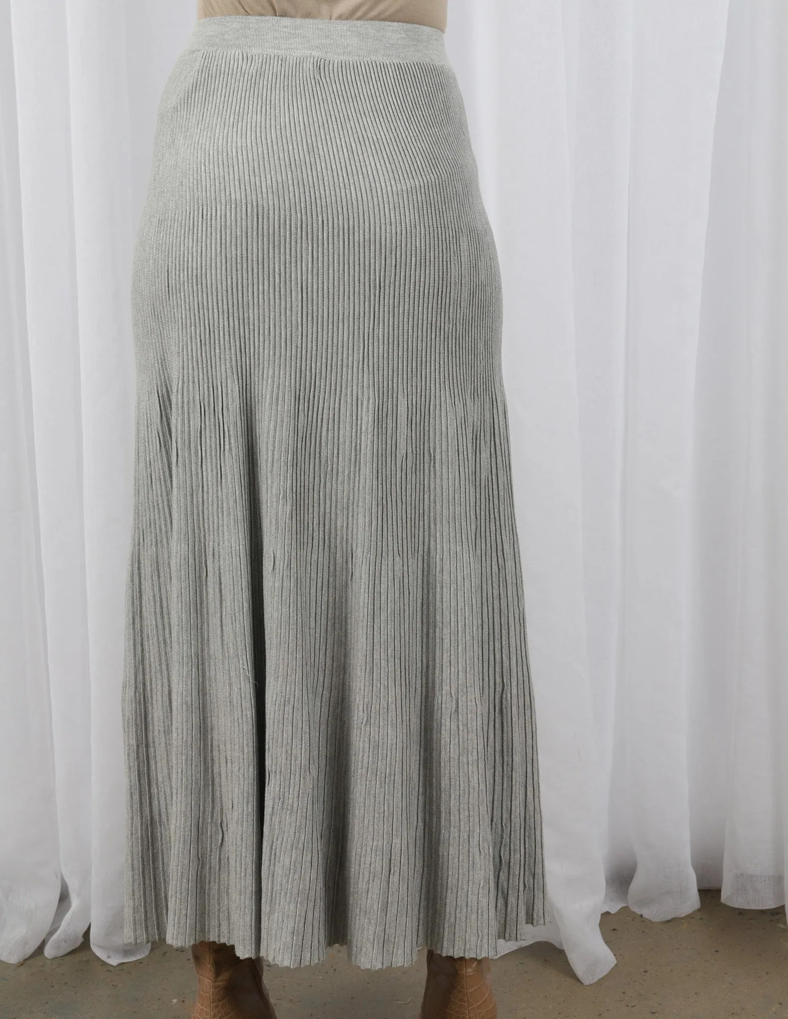 Pleated Knit Skirt