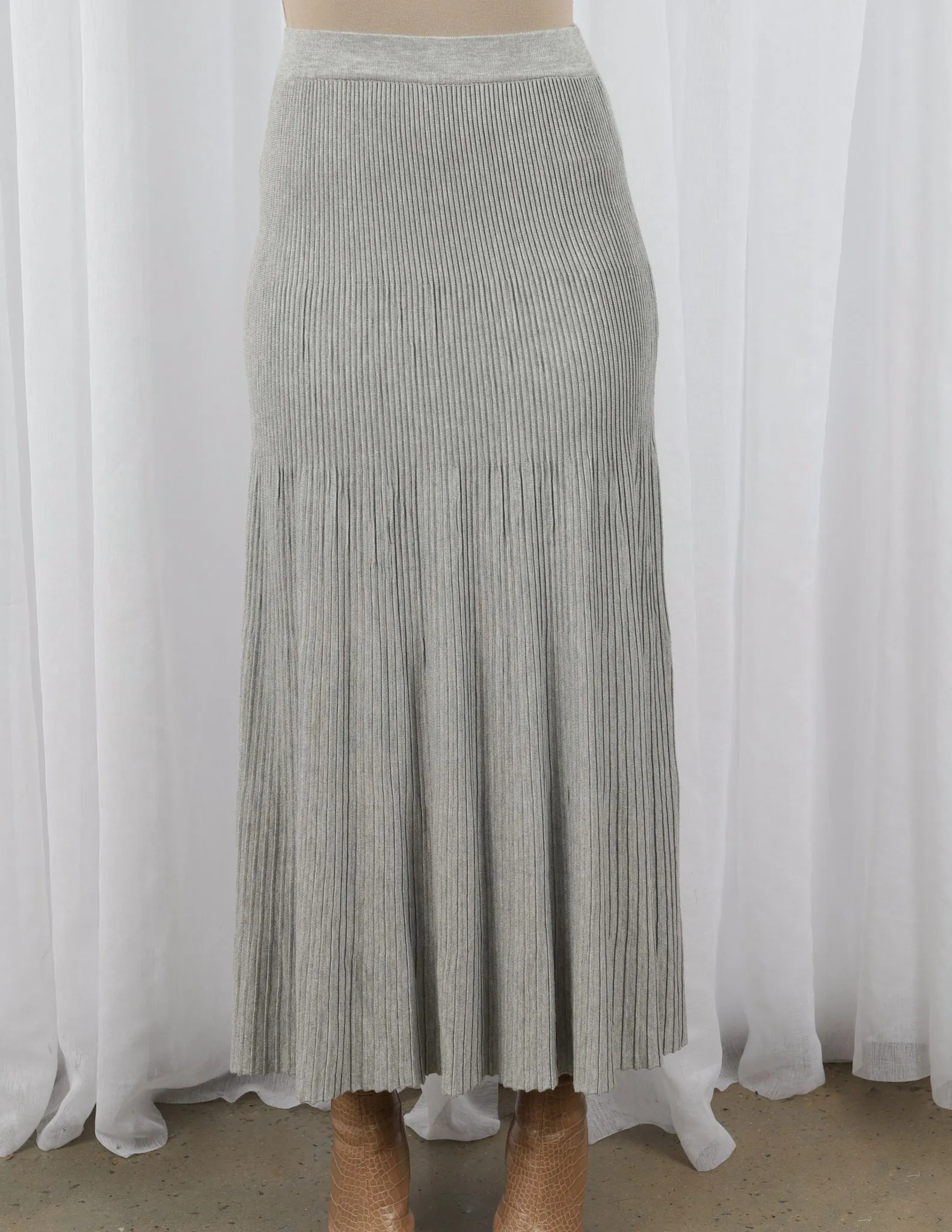 Pleated Knit Skirt