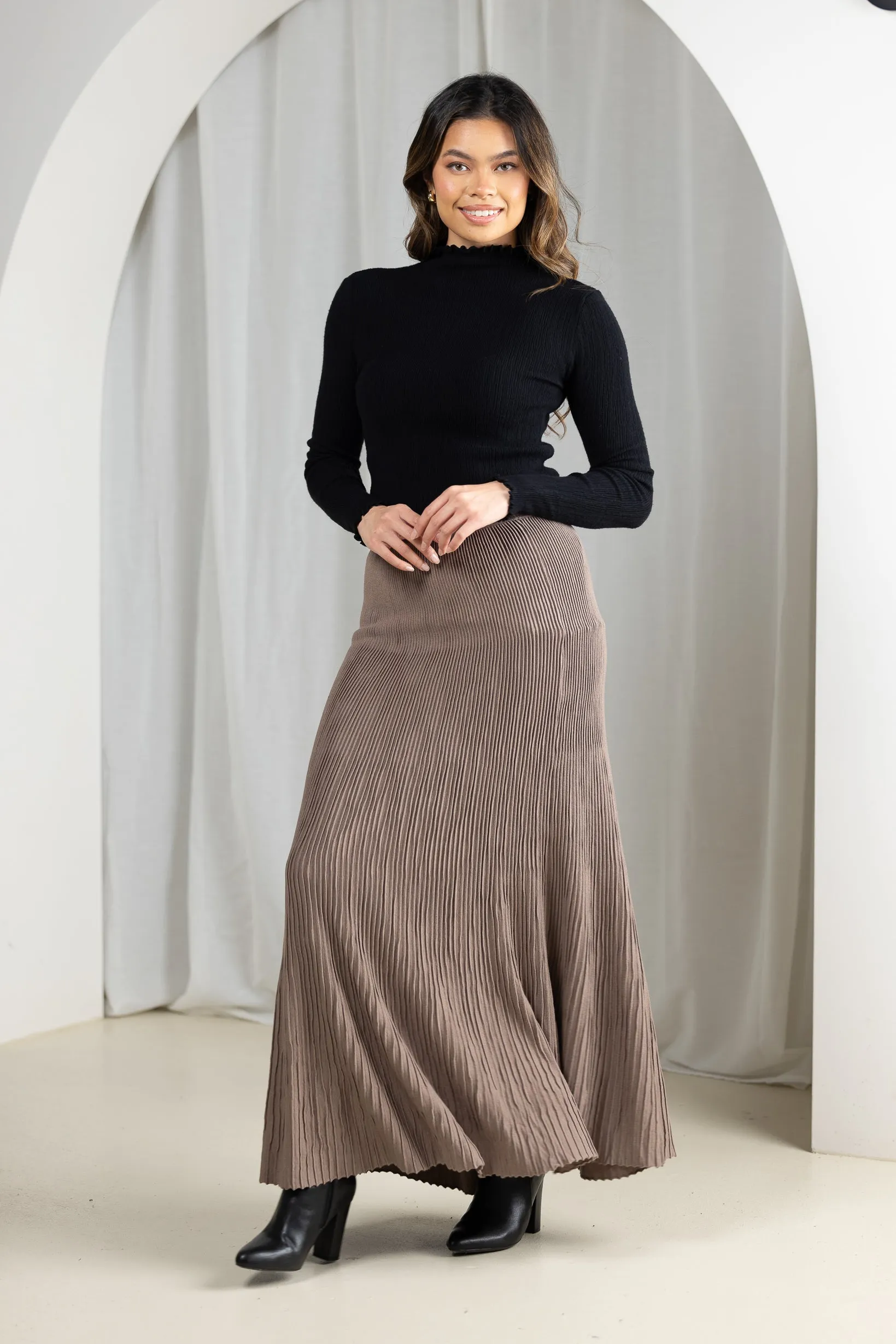 Pleated Knit Skirt