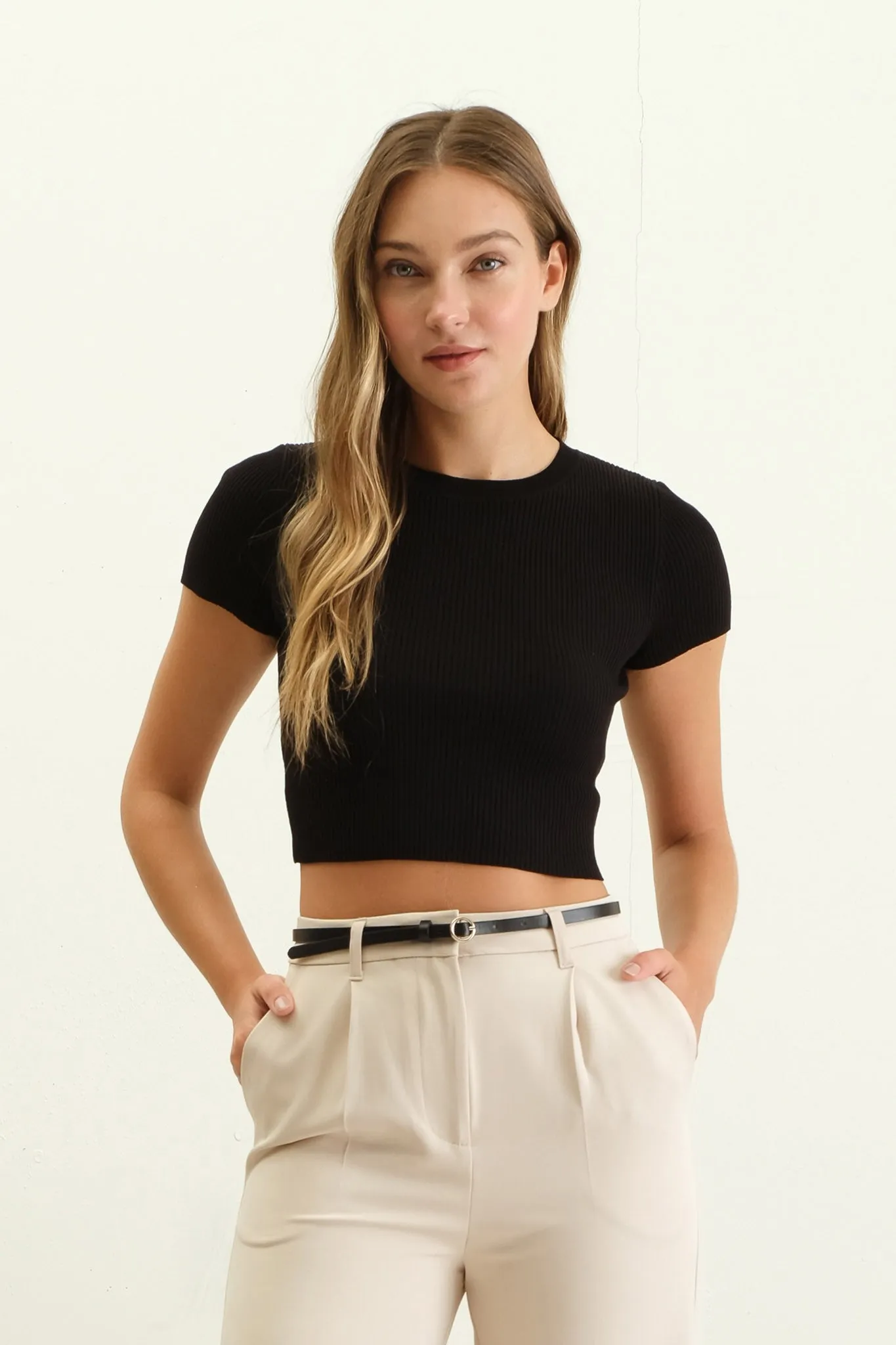 RIBBED SWEATER CROP TOP