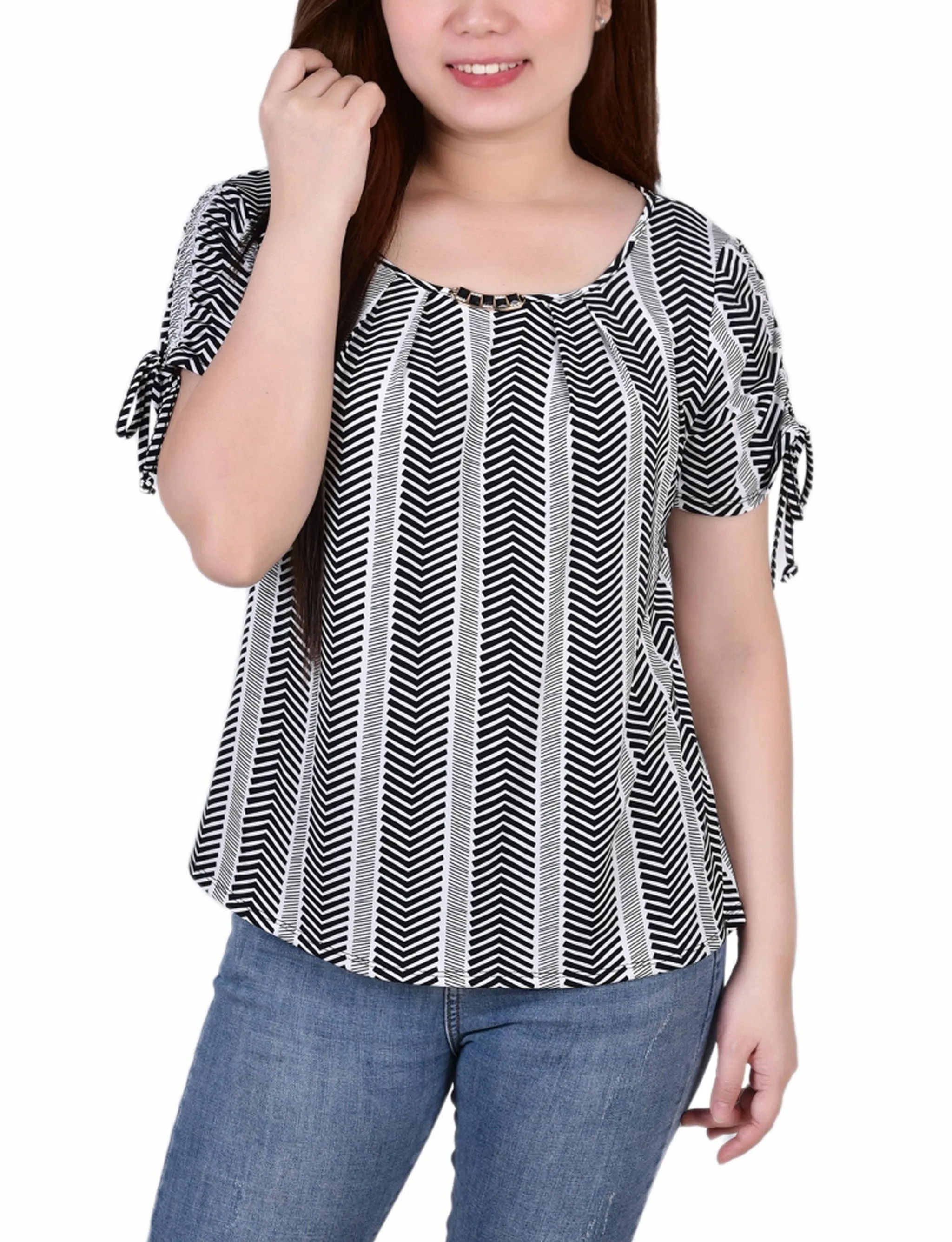 Short Ruched Sleeve Top With Pleats