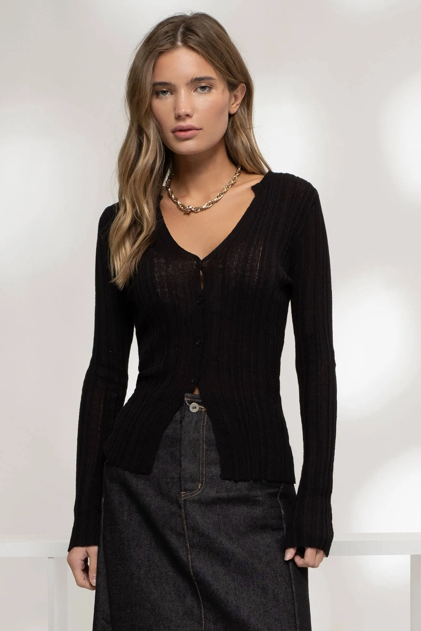 V NECK SPLIT HEM BUTTON DOWN KNIT CARDIGAN